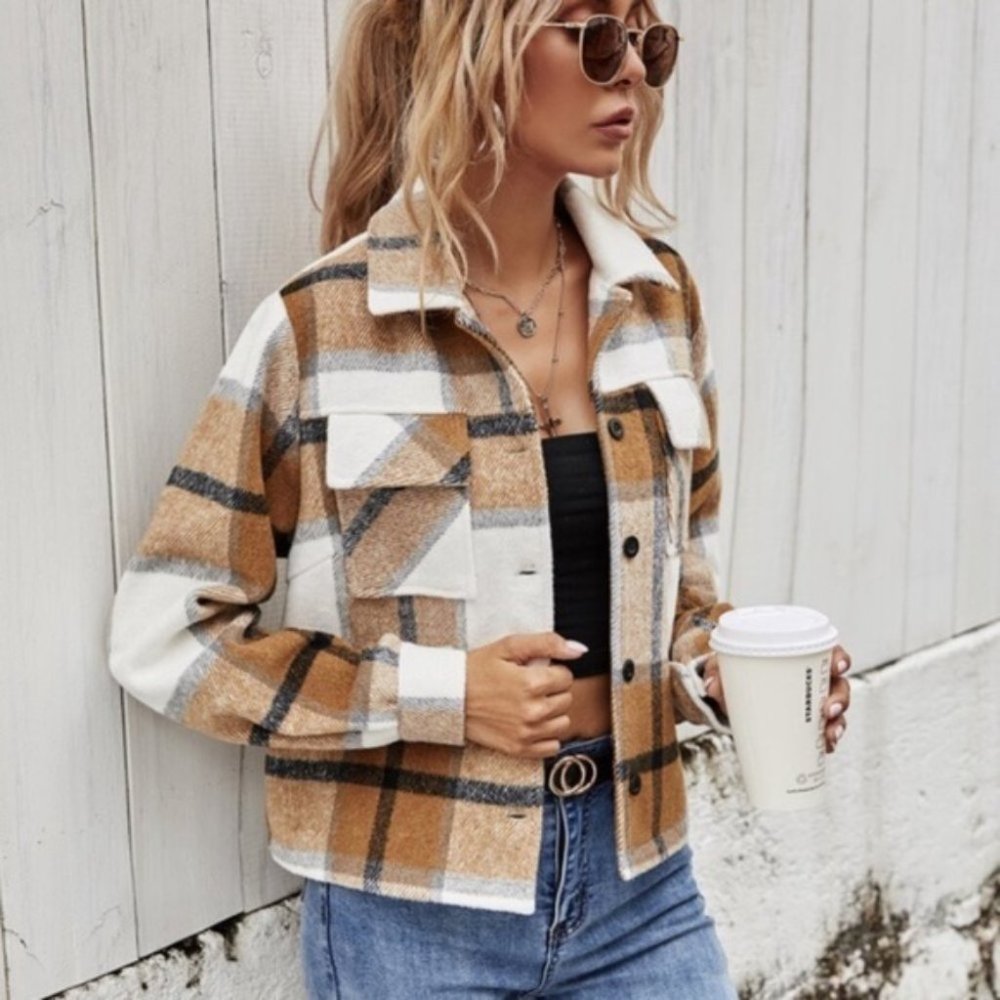 Plaid Khaki Tan pocket button up jacket shacket - Picture 4 of 5